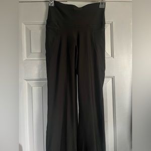 slim bootcut yoga pants